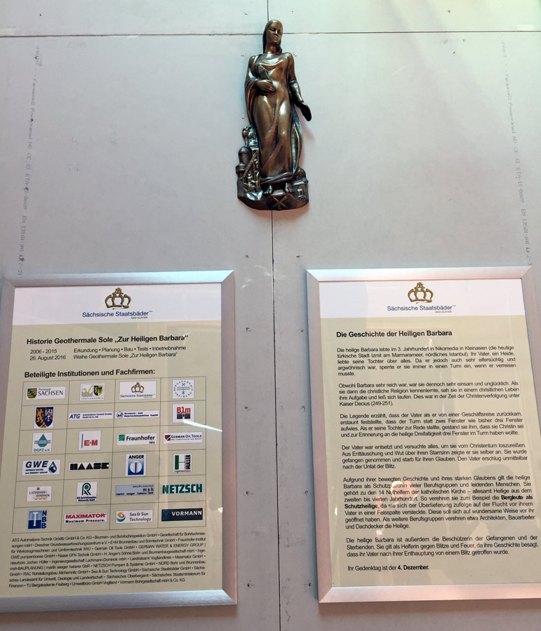 Bild zweier ausgehängter Informationstafeln der Sächsischen Staatsbäder